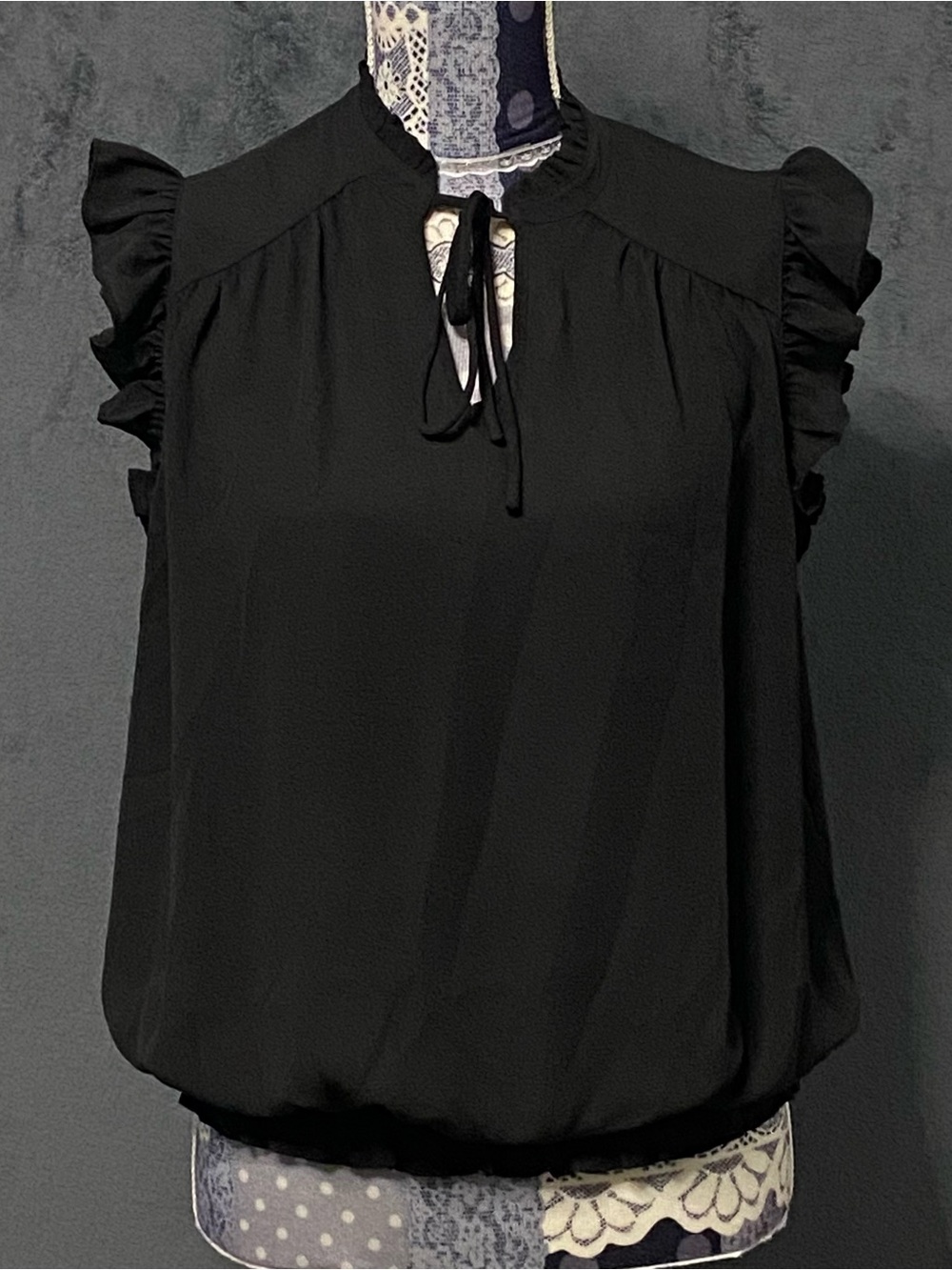 Adrianna Papell Blouse Womens M Black Flutter Sleeve Smocked Hem Tie Neck Top